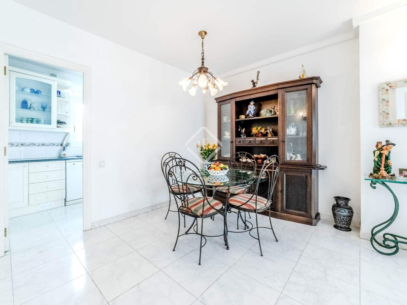 3 slaapkamer Penthouse te koop in Sitges met garage - € 895.000 (Ref: 9451496)