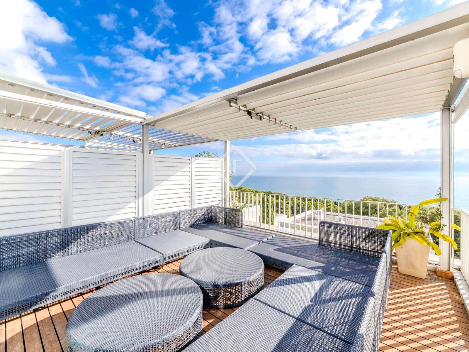 Apartamento de 3 habitaciones en Sant Pere de Ribes en venta con piscina garaje - 630.000 € (Ref: 9451497)