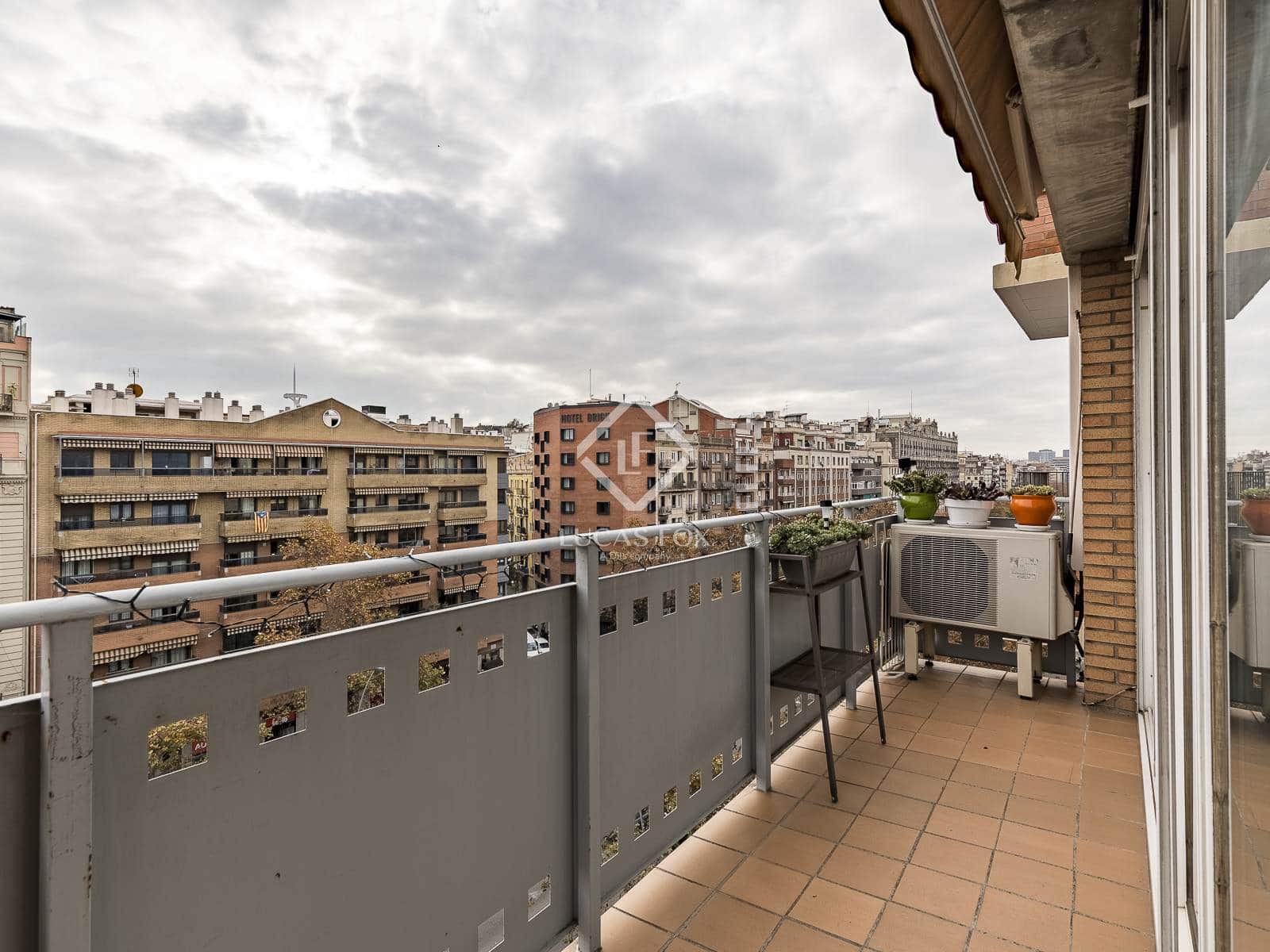 4 slaapkamer Penthouse te koop in Barcelona stad met garage - € 998.500 (Ref: 9452496)