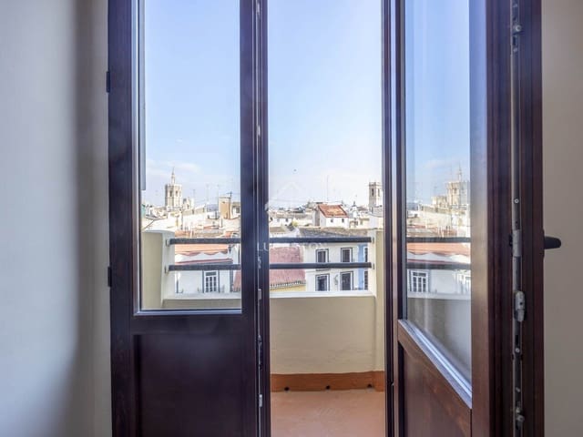 3 slaapkamer Appartement te huur in Valencia stad - € 2.000 (Ref: 9453618)
