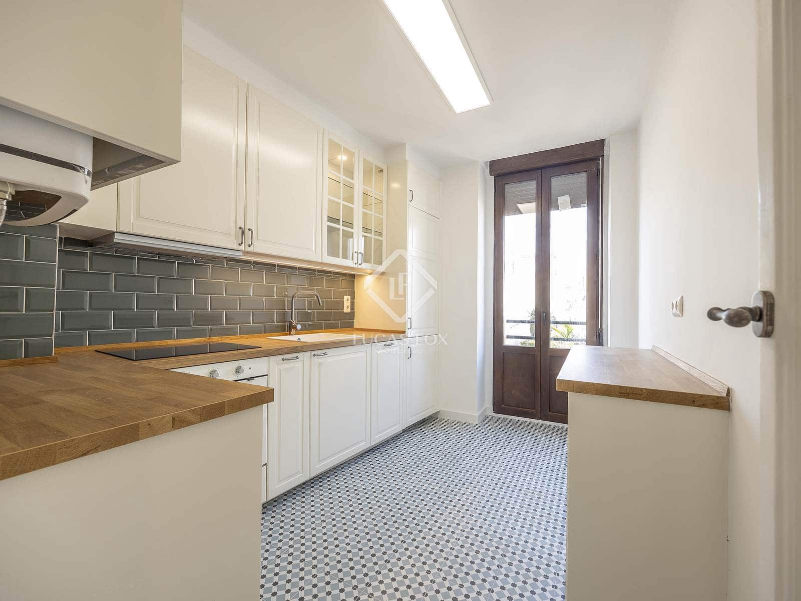 3 Zimmer Apartment zu vermieten in Valencia Stadt - 2.000 € (Ref: 9453618)