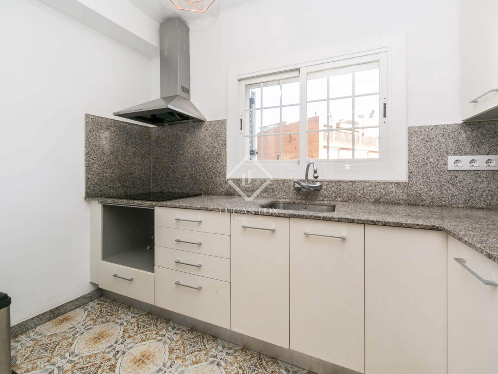 2 slaapkamer Appartement te huur in Castelldefels - € 1.500 (Ref: 9454797)