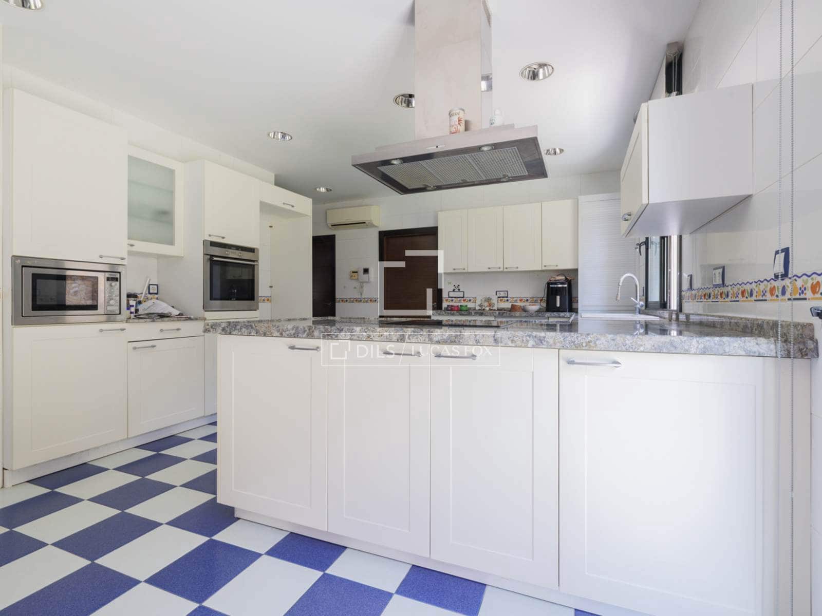 6 soveværelse Villa til salg i Boadilla del Monte med swimmingpool garage - € 3.430.000 (Ref: 9454801)