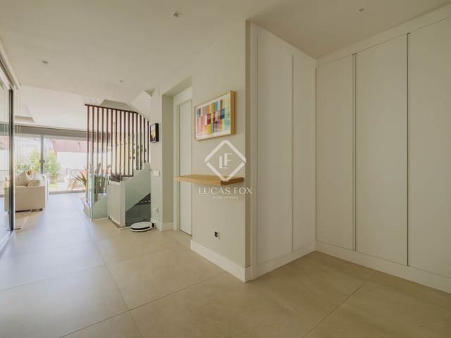 4 soveværelse Villa til leje i Pozuelo de Alarcón med swimmingpool - € 4.500 (Ref: 9454802)