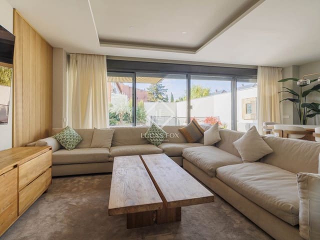 4 soveværelse Villa til leje i Pozuelo de Alarcón med swimmingpool - € 4.500 (Ref: 9454802)