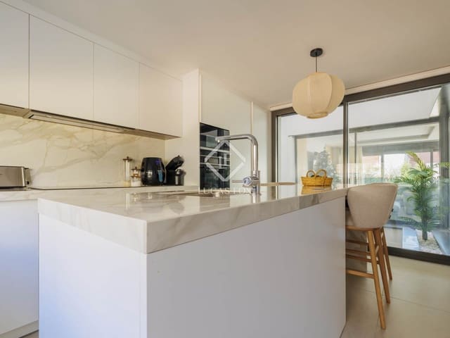 4 soveværelse Villa til leje i Pozuelo de Alarcón med swimmingpool - € 4.500 (Ref: 9454802)