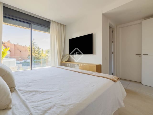 4 soveværelse Villa til leje i Pozuelo de Alarcón med swimmingpool - € 4.500 (Ref: 9454802)