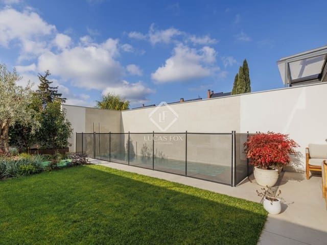 4 soveværelse Villa til leje i Pozuelo de Alarcón med swimmingpool - € 4.500 (Ref: 9454802)