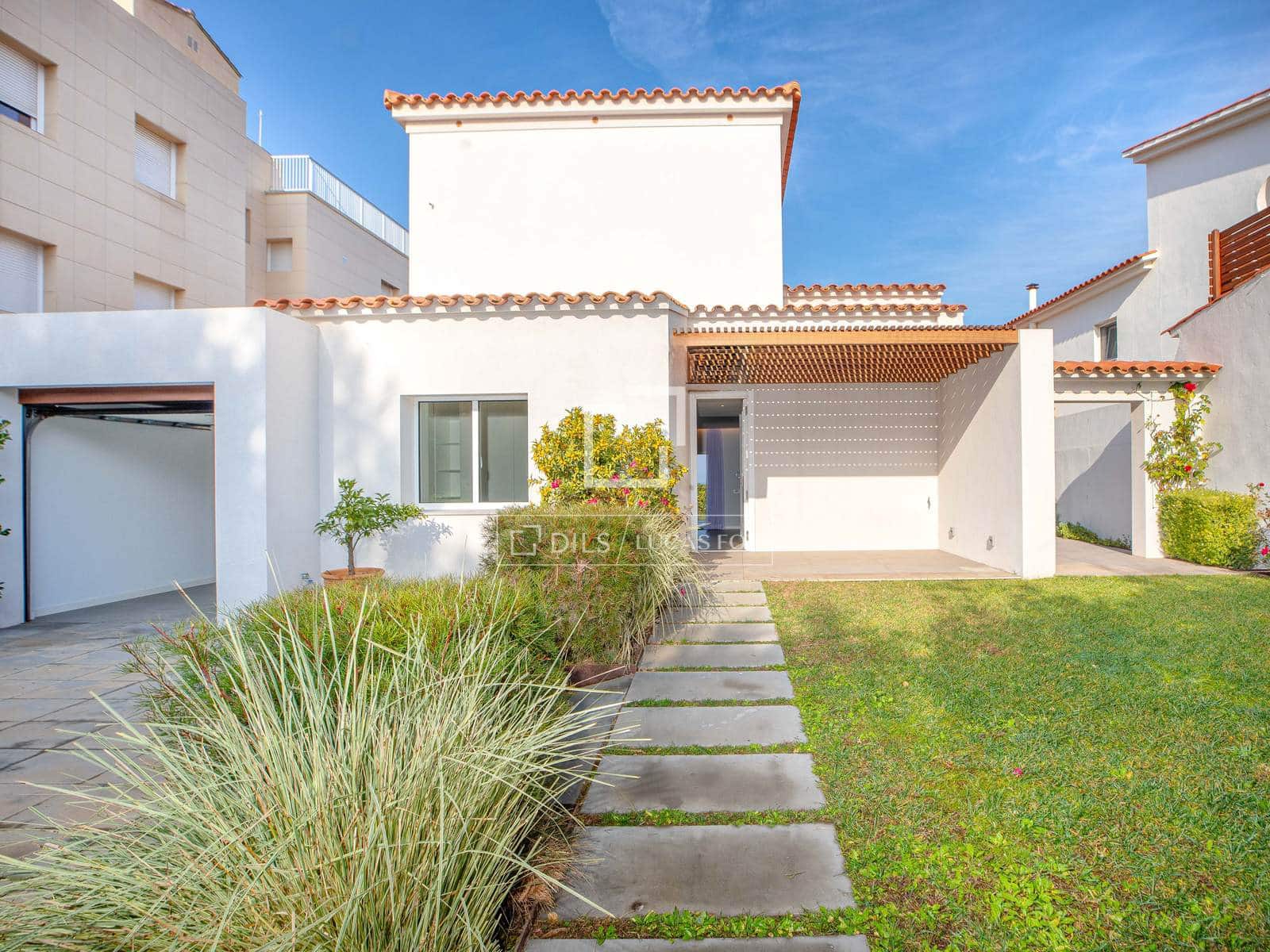 3 bedroom Villa for sale in L'Escala with pool garage - € 1,650,000 (Ref: 9460593)