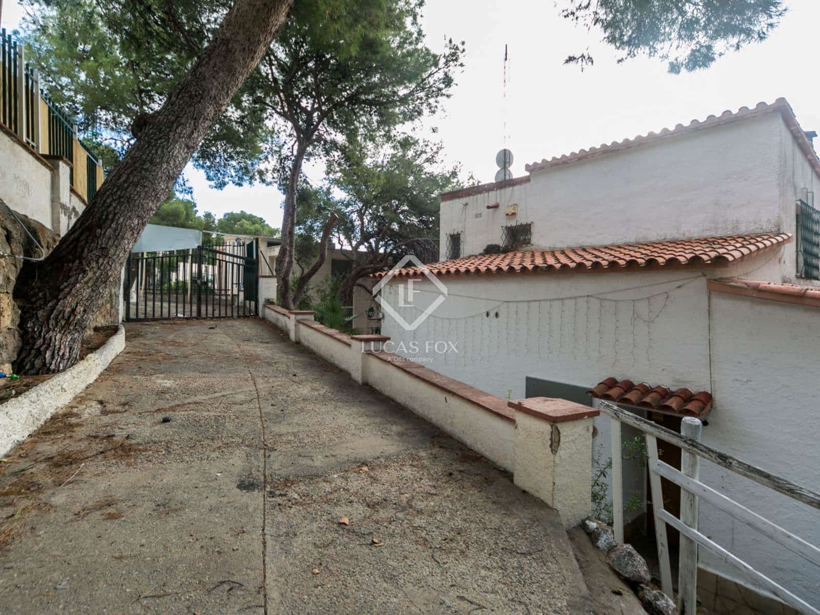 Villa til salgs i Castelldefels med svømmebasseng - € 990 000 (Ref: 9460594)