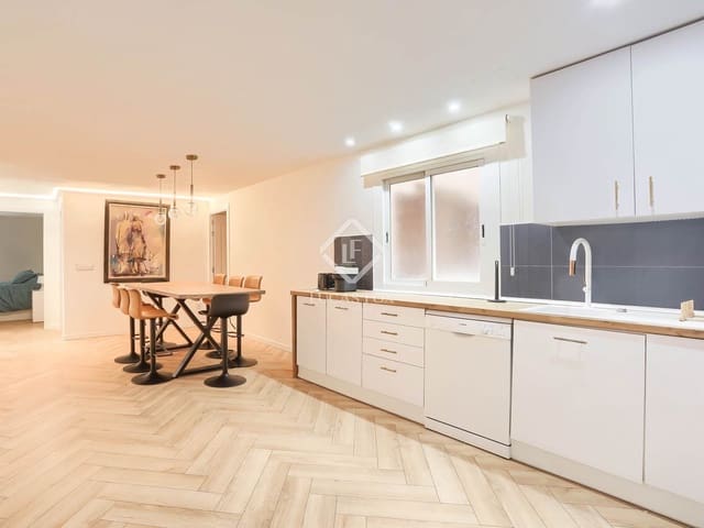 3 slaapkamer Appartement te huur in Palma de Mallorca met garage - € 3.500 (Ref: 9465907)