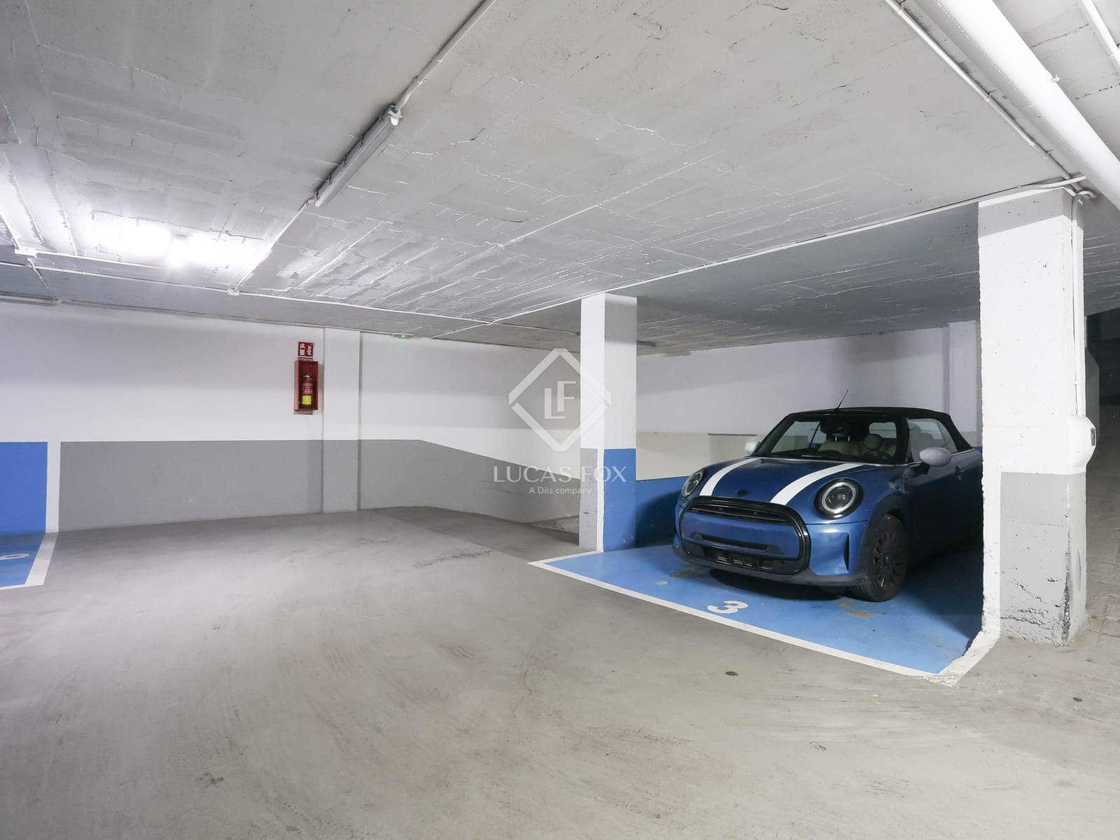 3 slaapkamer Appartement te huur in Palma de Mallorca met garage - € 3.500 (Ref: 9465907)