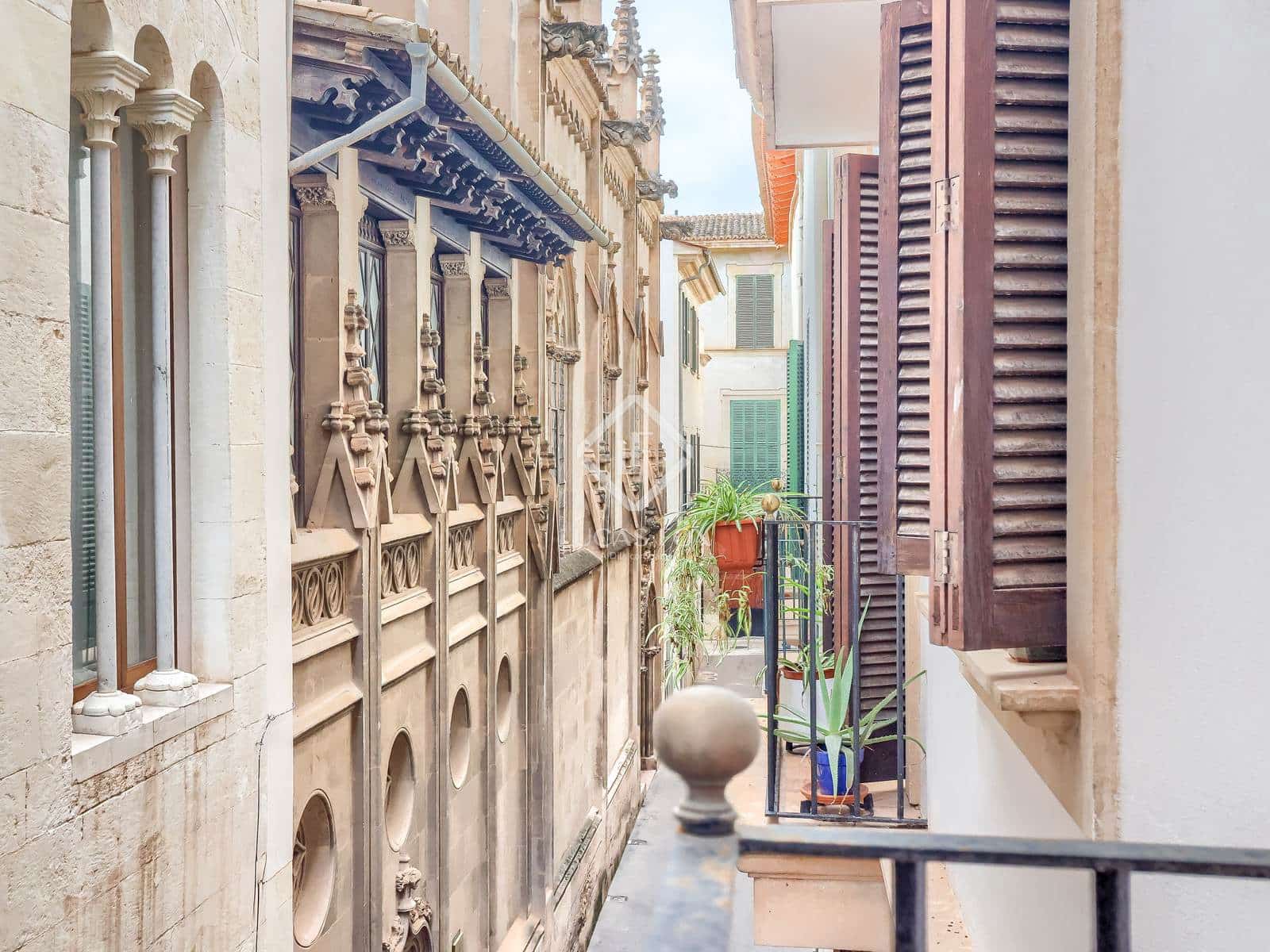 3 slaapkamer Appartement te huur in Palma de Mallorca met garage - € 3.500 (Ref: 9465907)