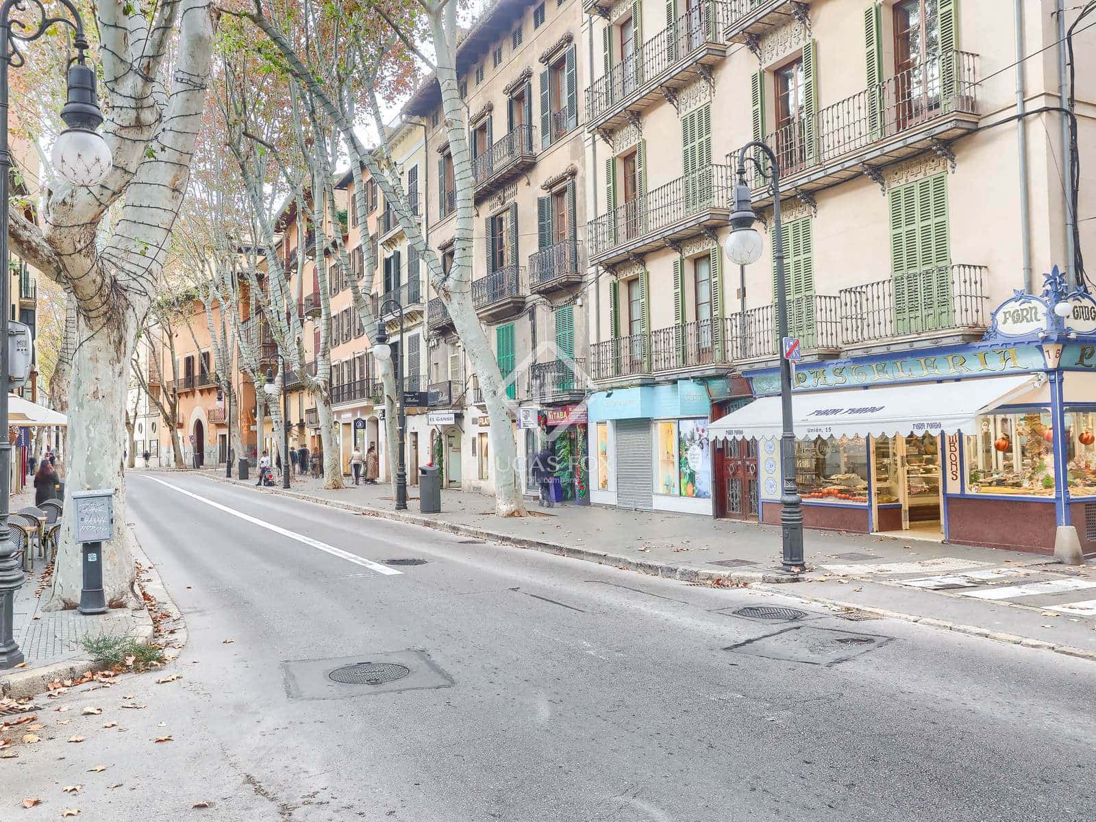 3 slaapkamer Appartement te huur in Palma de Mallorca met garage - € 3.500 (Ref: 9465907)