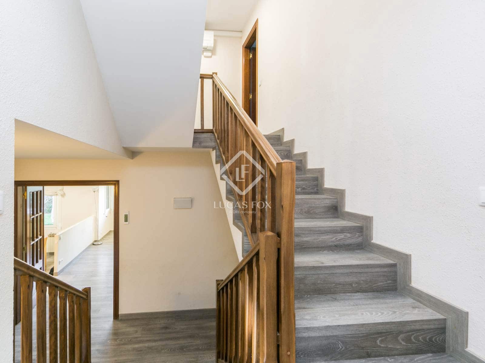 6 quarto Moradia para arrendar em Gava com piscina garagem - 5 500 € (Ref: 9465908)