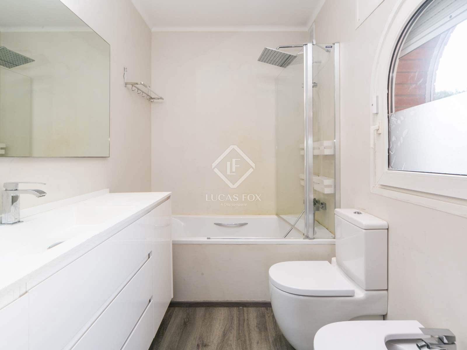 6 quarto Moradia para arrendar em Gava com piscina garagem - 5 500 € (Ref: 9465908)