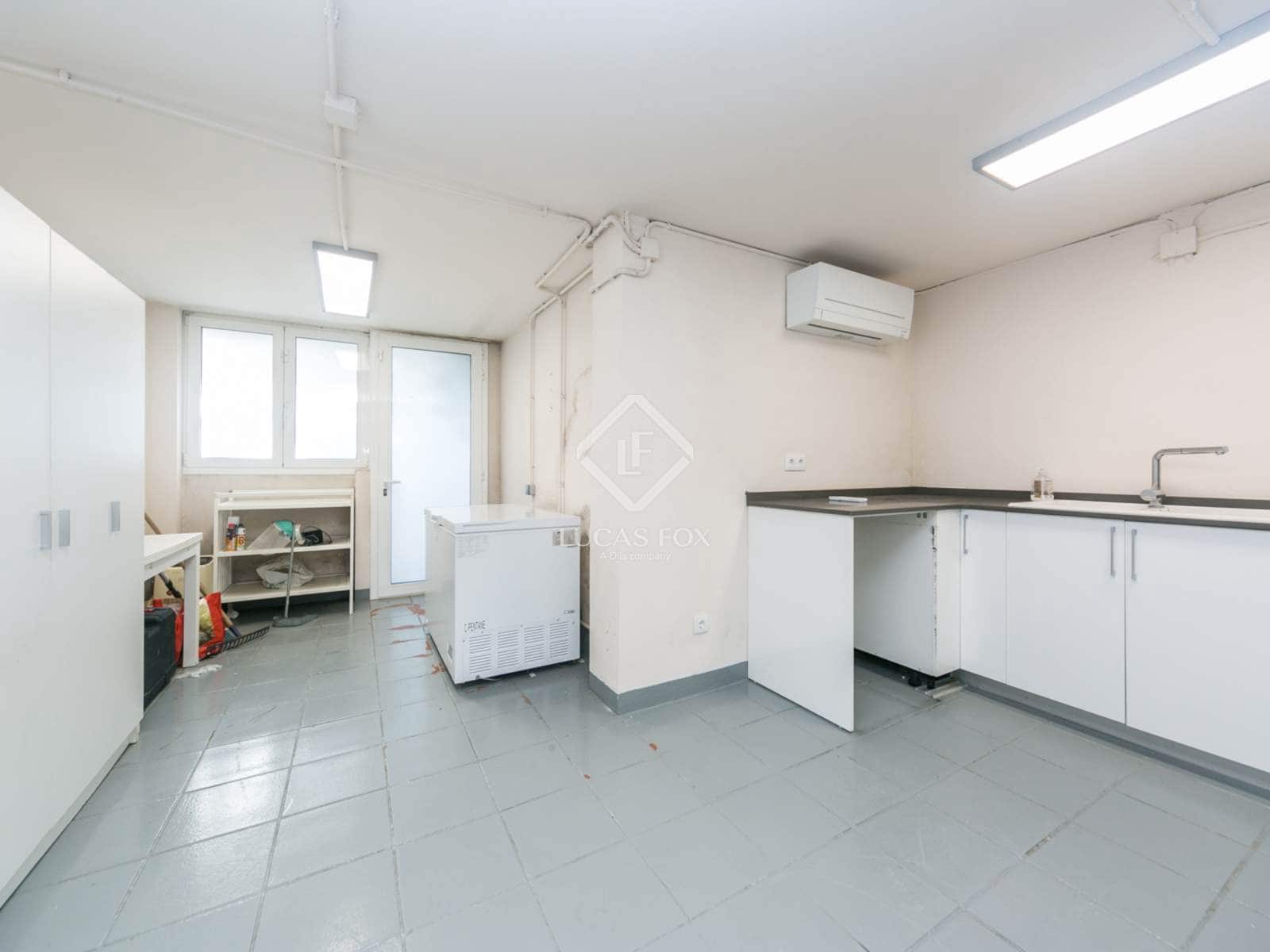 6 quarto Moradia para arrendar em Gava com piscina garagem - 5 500 € (Ref: 9465908)