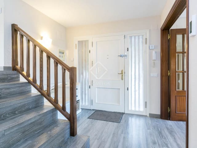 6 slaapkamer Villa te huur in Gavà met zwembad garage - € 5.500 (Ref: 9465908)