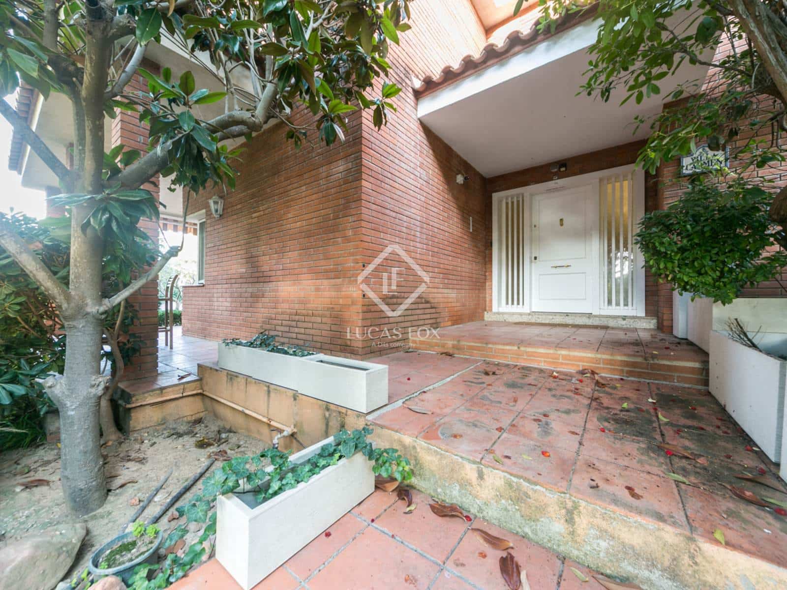 6 quarto Moradia para arrendar em Gava com piscina garagem - 5 500 € (Ref: 9465908)