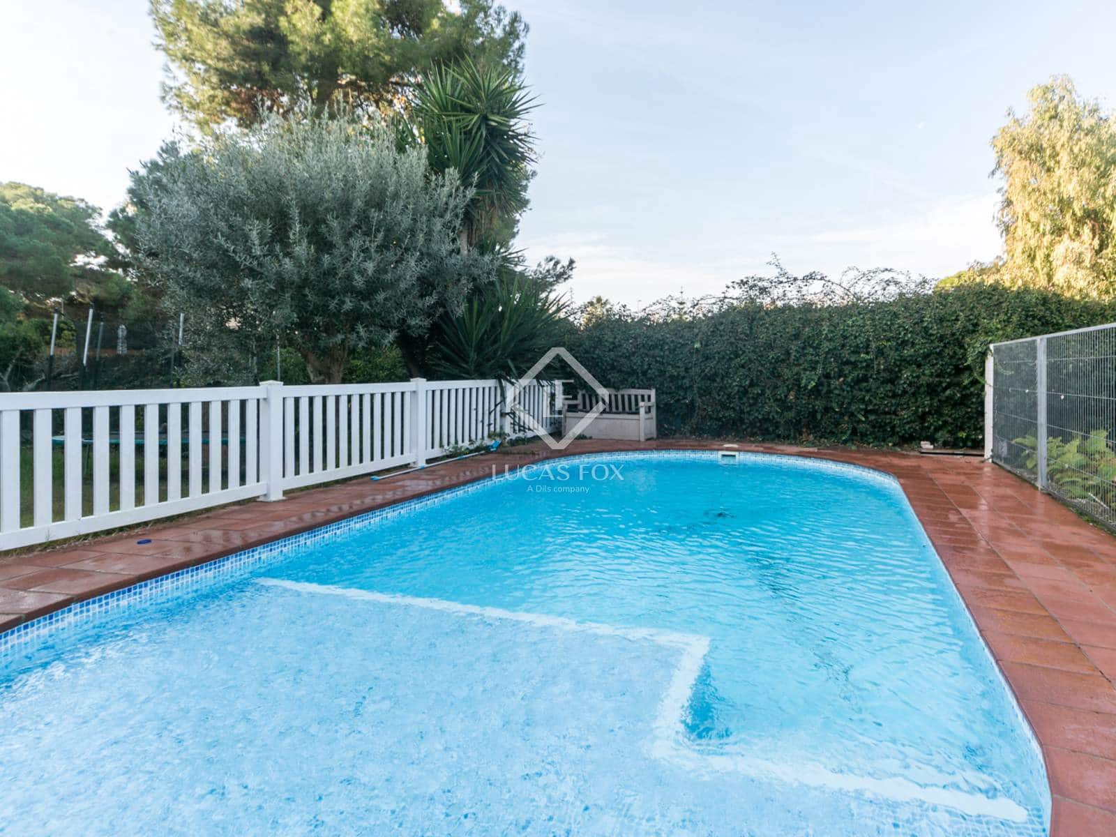 6 quarto Moradia para arrendar em Gava com piscina garagem - 5 500 € (Ref: 9465908)