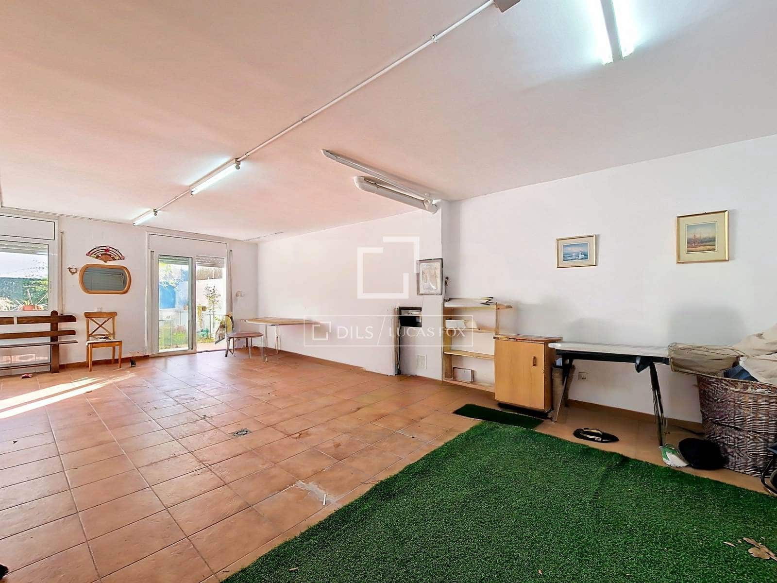 5 Zimmer Villa zu verkaufen in Vilanova i la Geltru mit Garage - 335.000 € (Ref: 9466174)