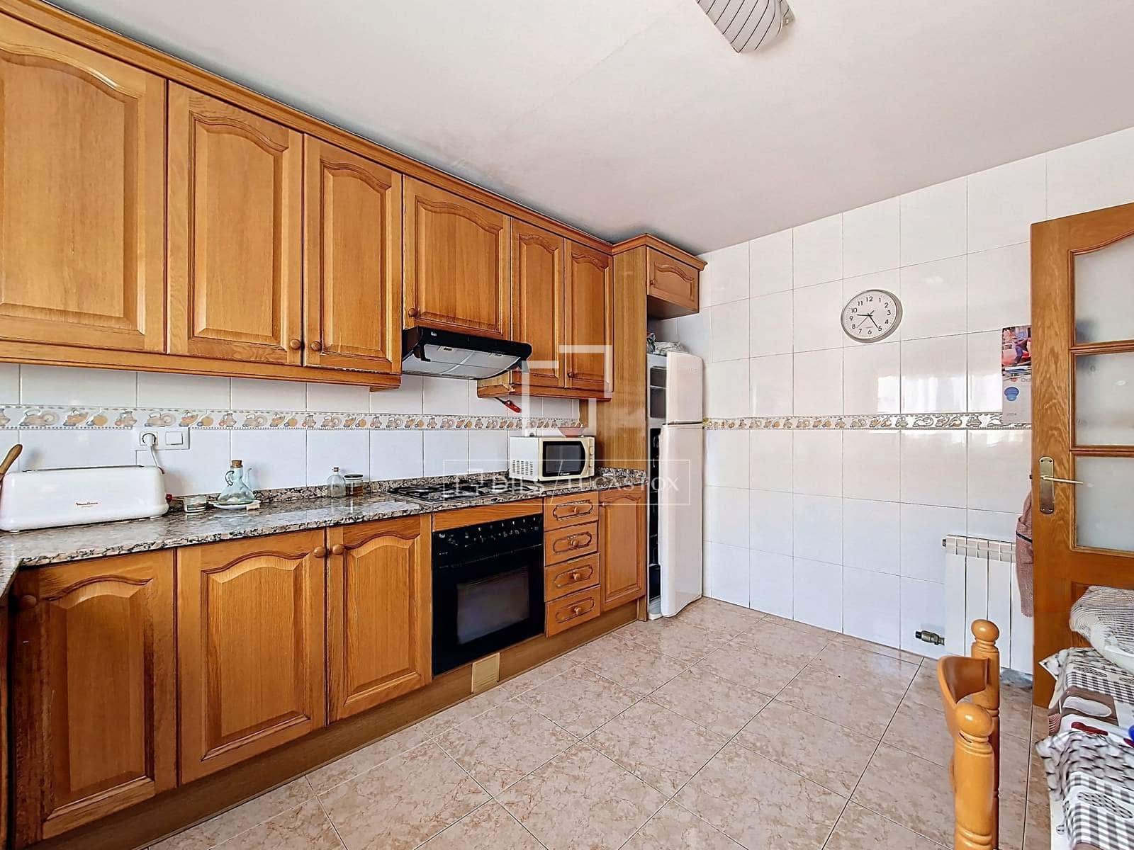 5 Zimmer Villa zu verkaufen in Vilanova i la Geltru mit Garage - 335.000 € (Ref: 9466174)