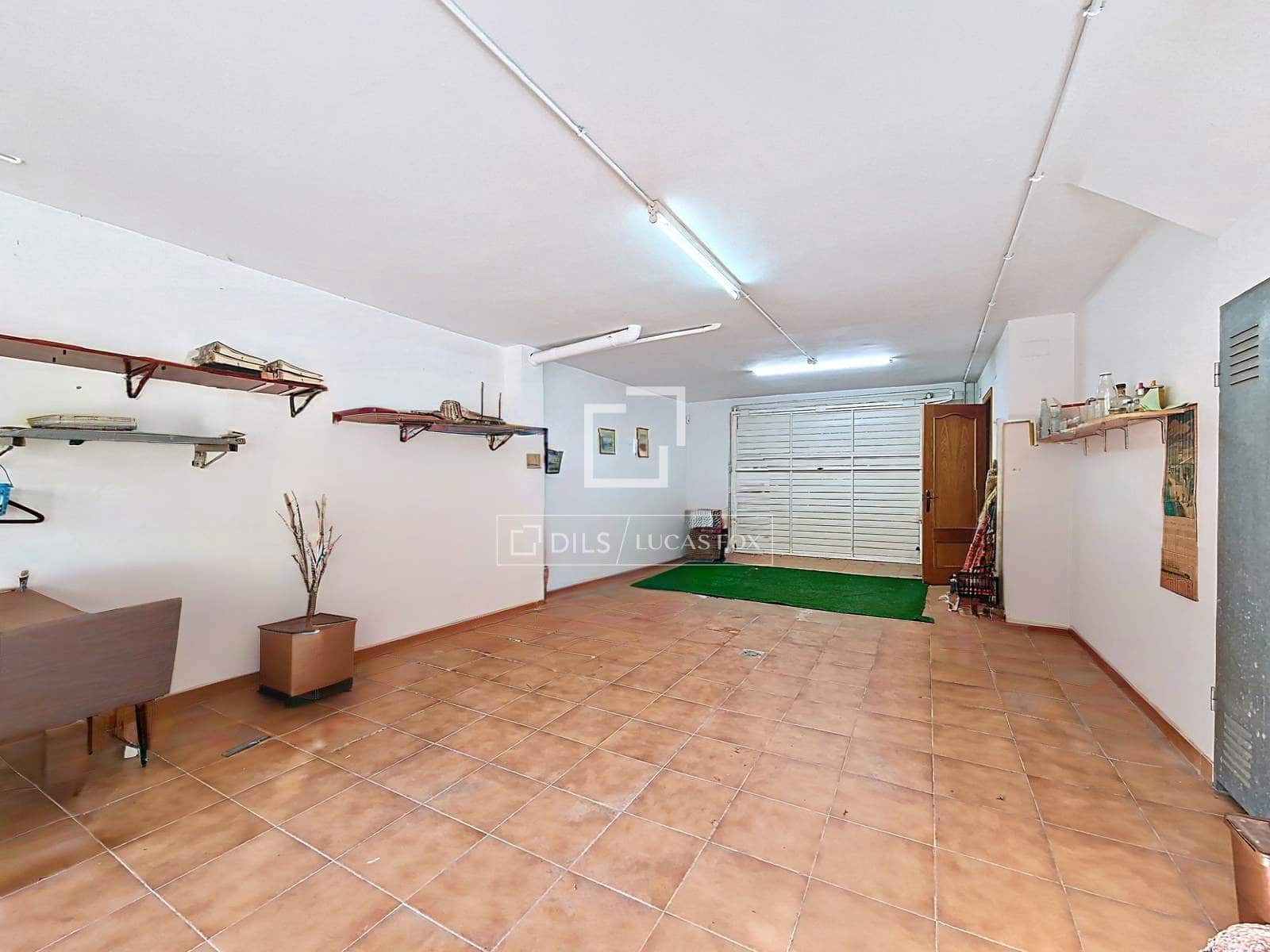 5 Zimmer Villa zu verkaufen in Vilanova i la Geltru mit Garage - 335.000 € (Ref: 9466174)