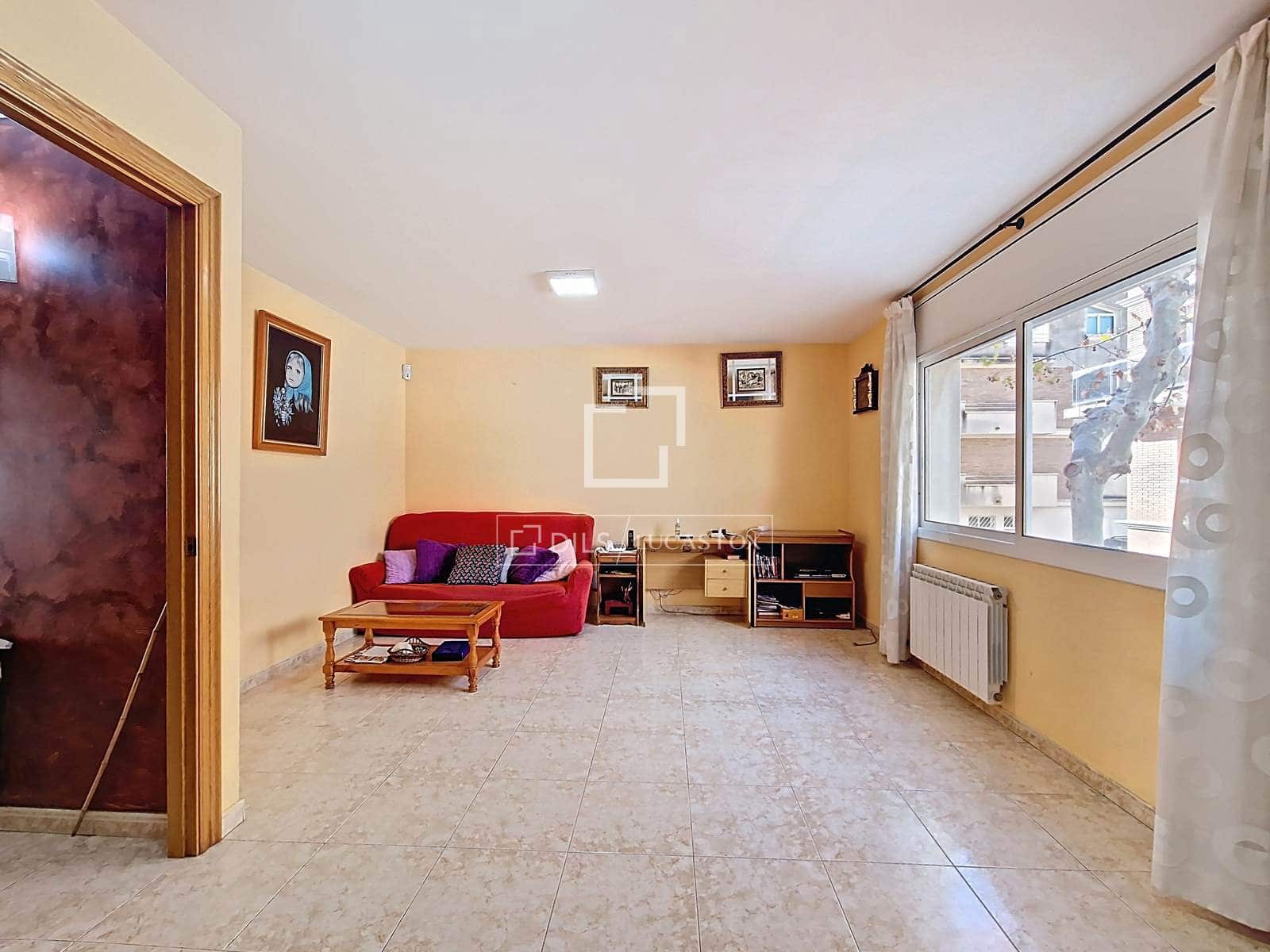 5 Zimmer Villa zu verkaufen in Vilanova i la Geltru mit Garage - 335.000 € (Ref: 9466174)