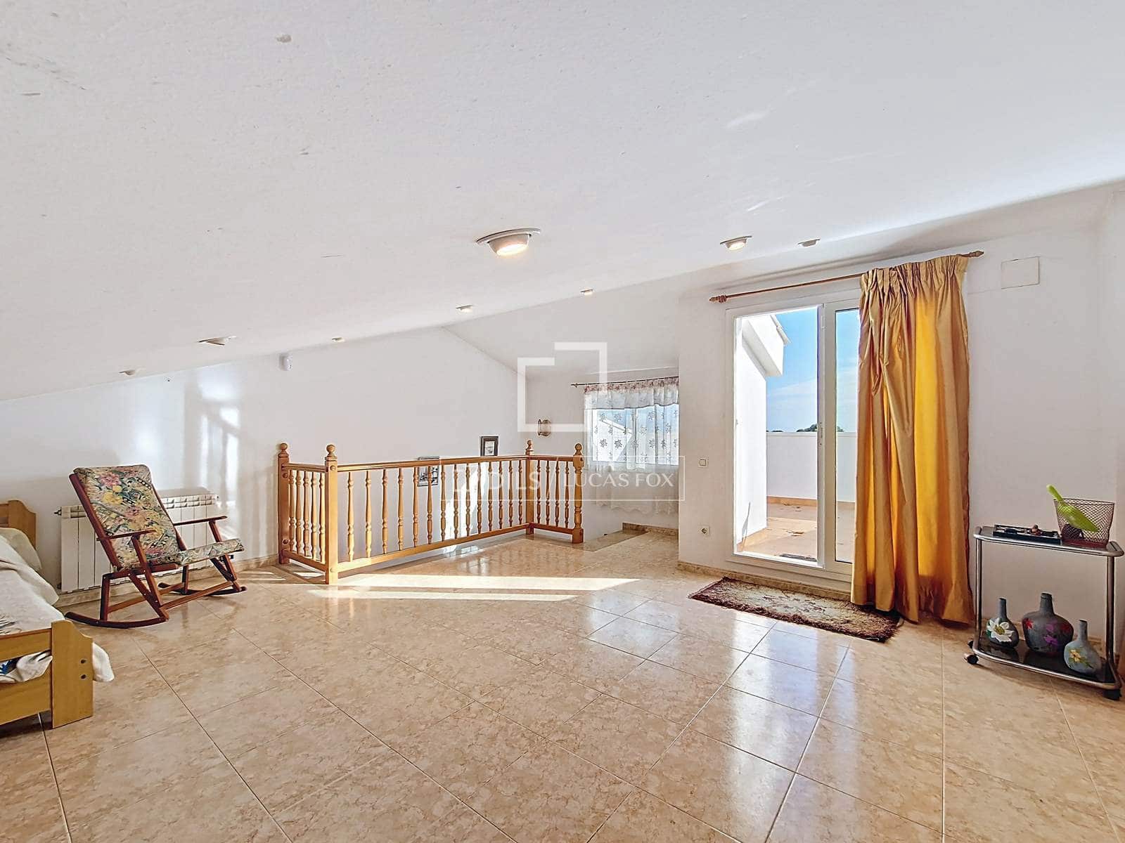 5 Zimmer Villa zu verkaufen in Vilanova i la Geltru mit Garage - 335.000 € (Ref: 9466174)