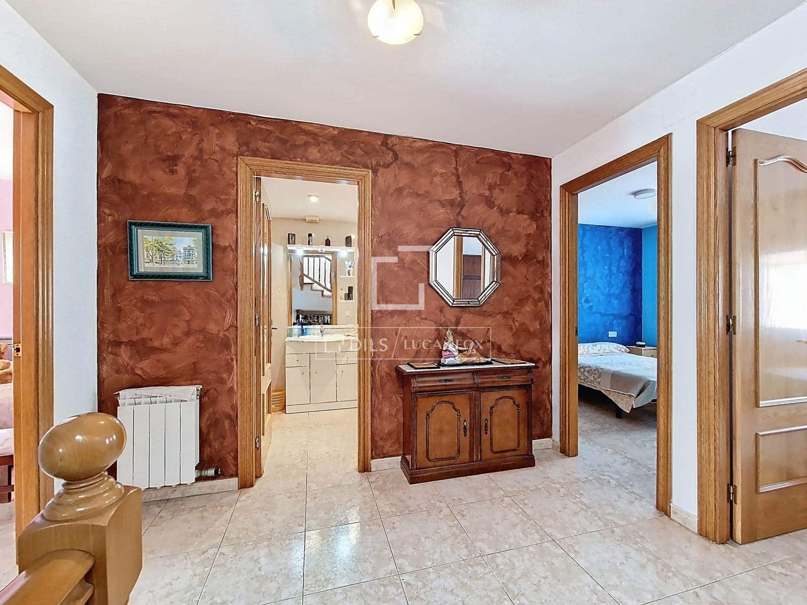 5 Zimmer Villa zu verkaufen in Vilanova i la Geltru mit Garage - 335.000 € (Ref: 9466174)