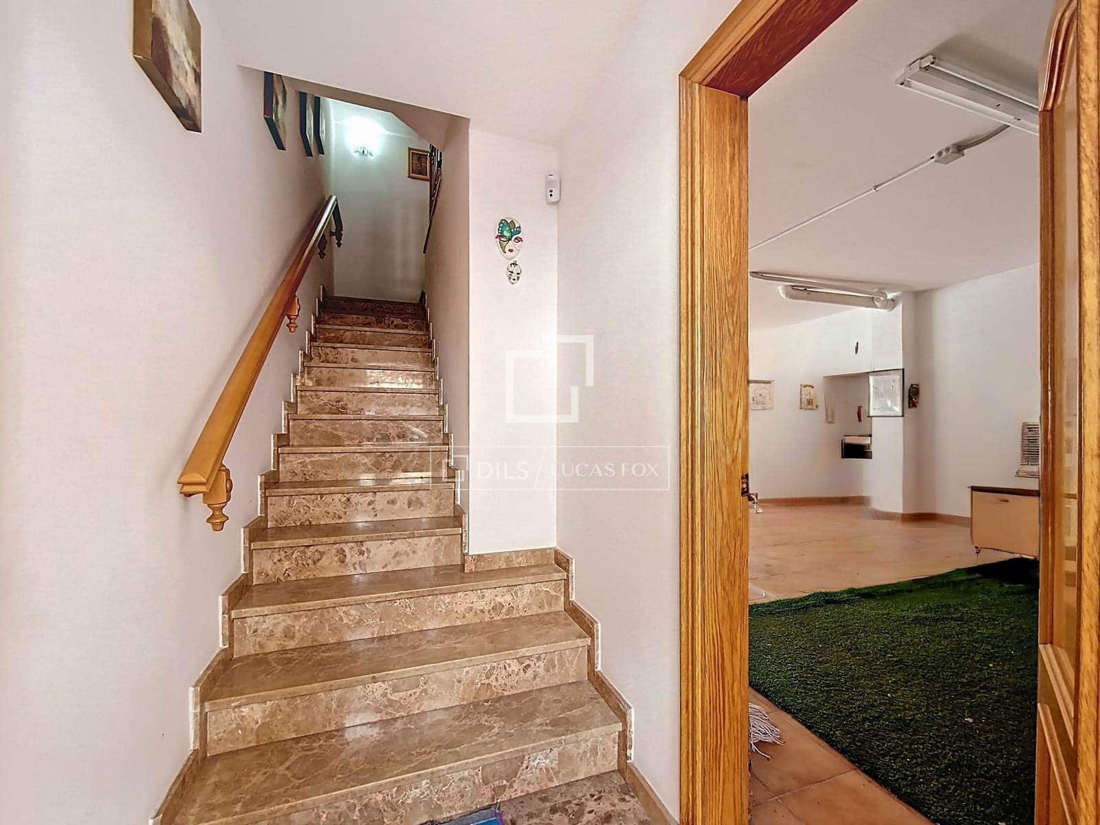 5 Zimmer Villa zu verkaufen in Vilanova i la Geltru mit Garage - 335.000 € (Ref: 9466174)