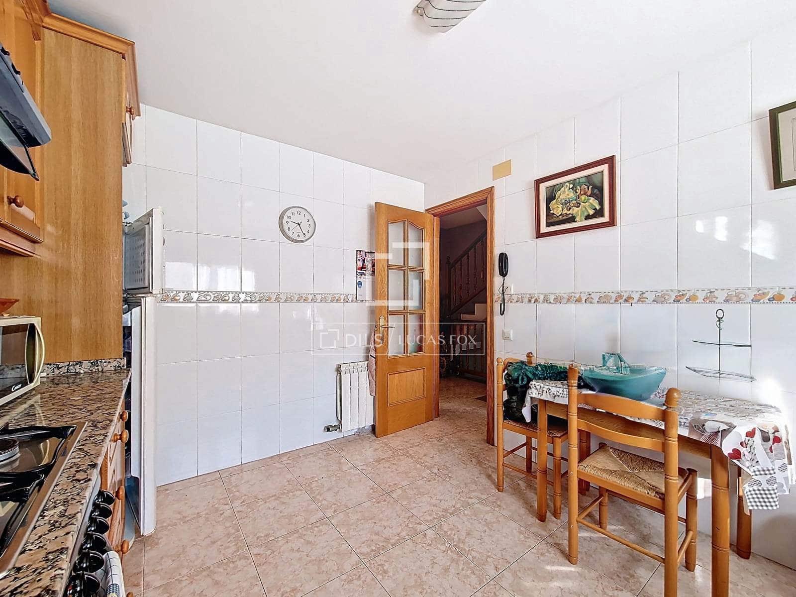 5 Zimmer Villa zu verkaufen in Vilanova i la Geltru mit Garage - 335.000 € (Ref: 9466174)