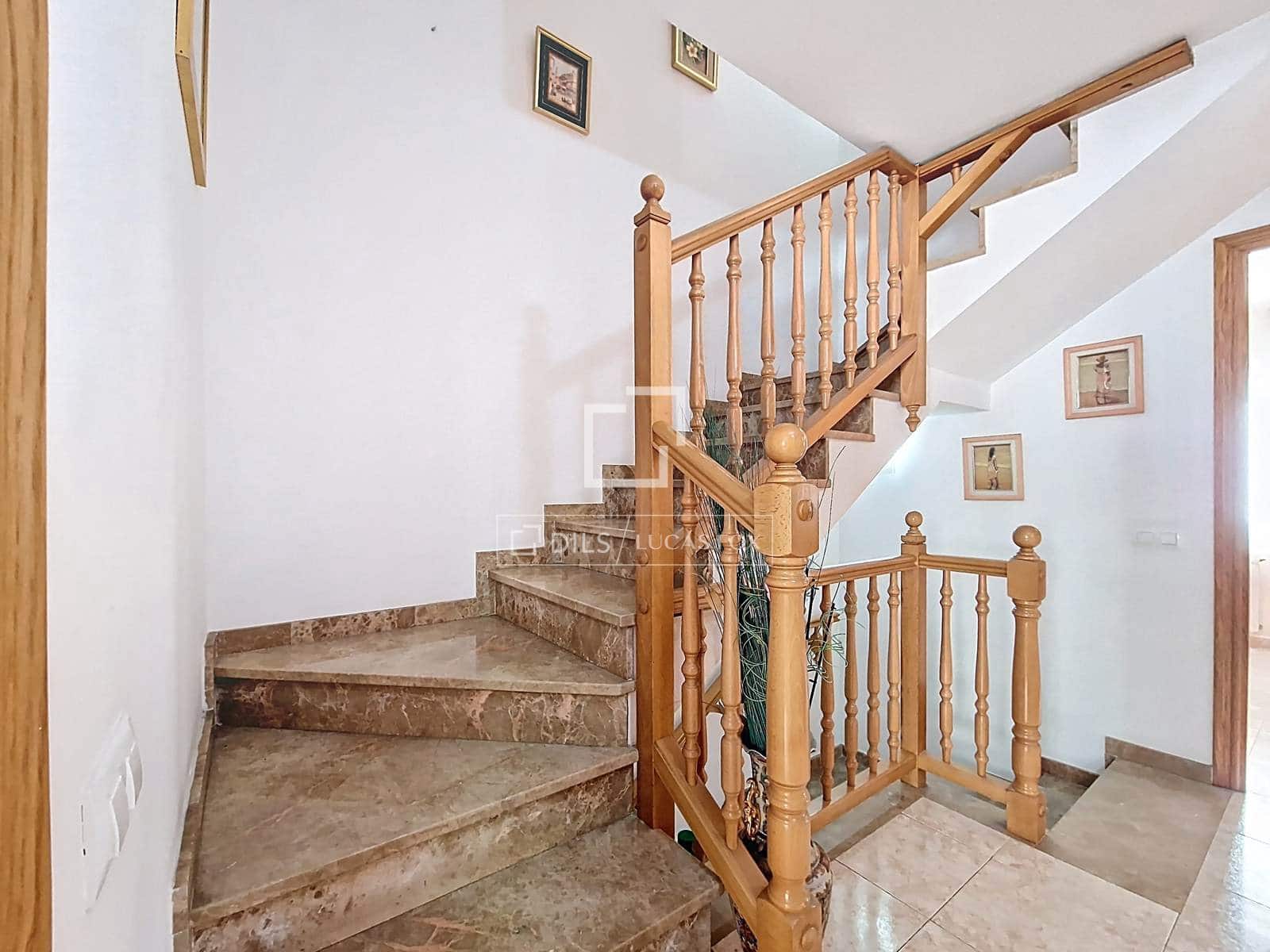 5 Zimmer Villa zu verkaufen in Vilanova i la Geltru mit Garage - 335.000 € (Ref: 9466174)