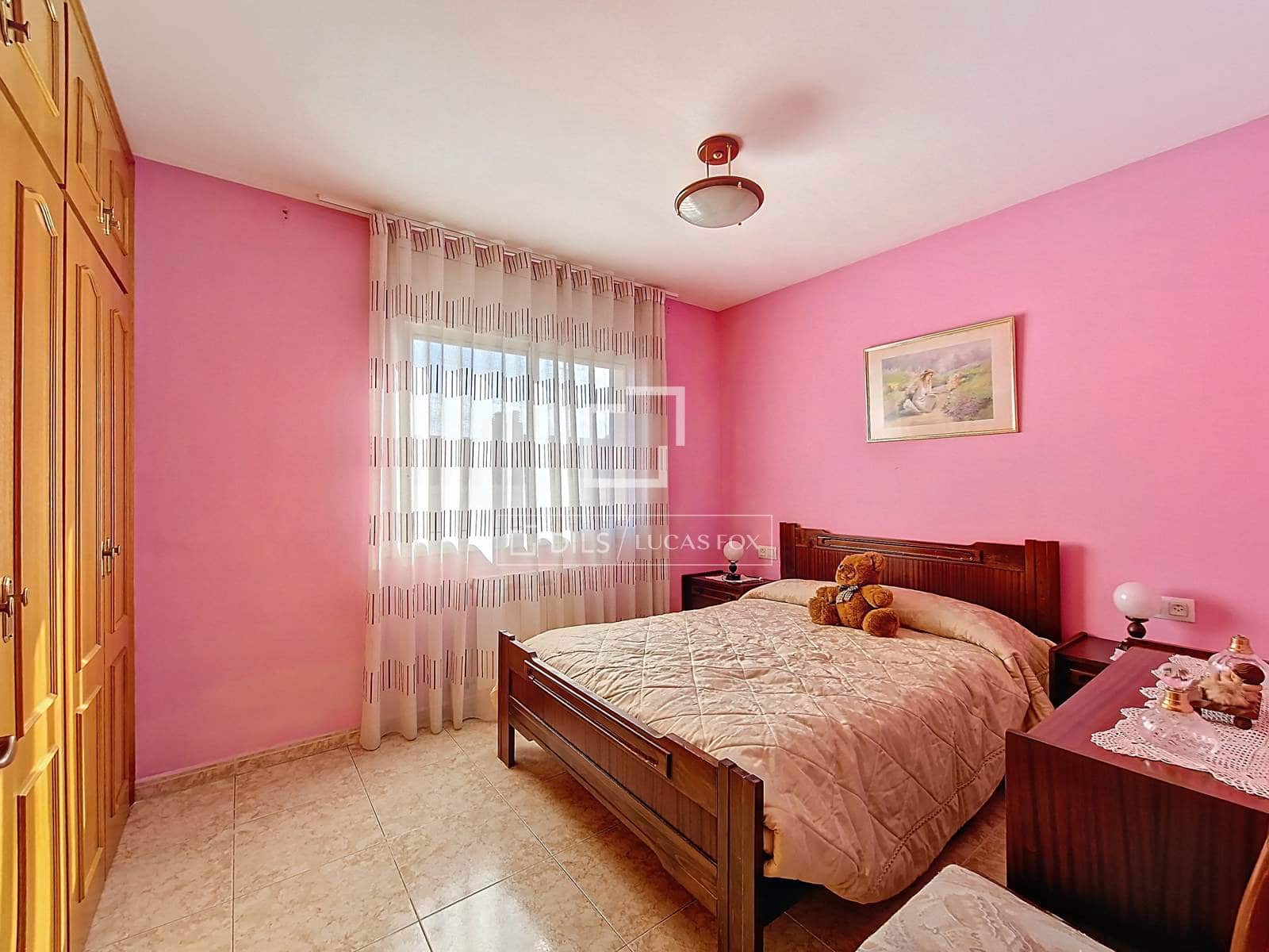 5 Zimmer Villa zu verkaufen in Vilanova i la Geltru mit Garage - 335.000 € (Ref: 9466174)