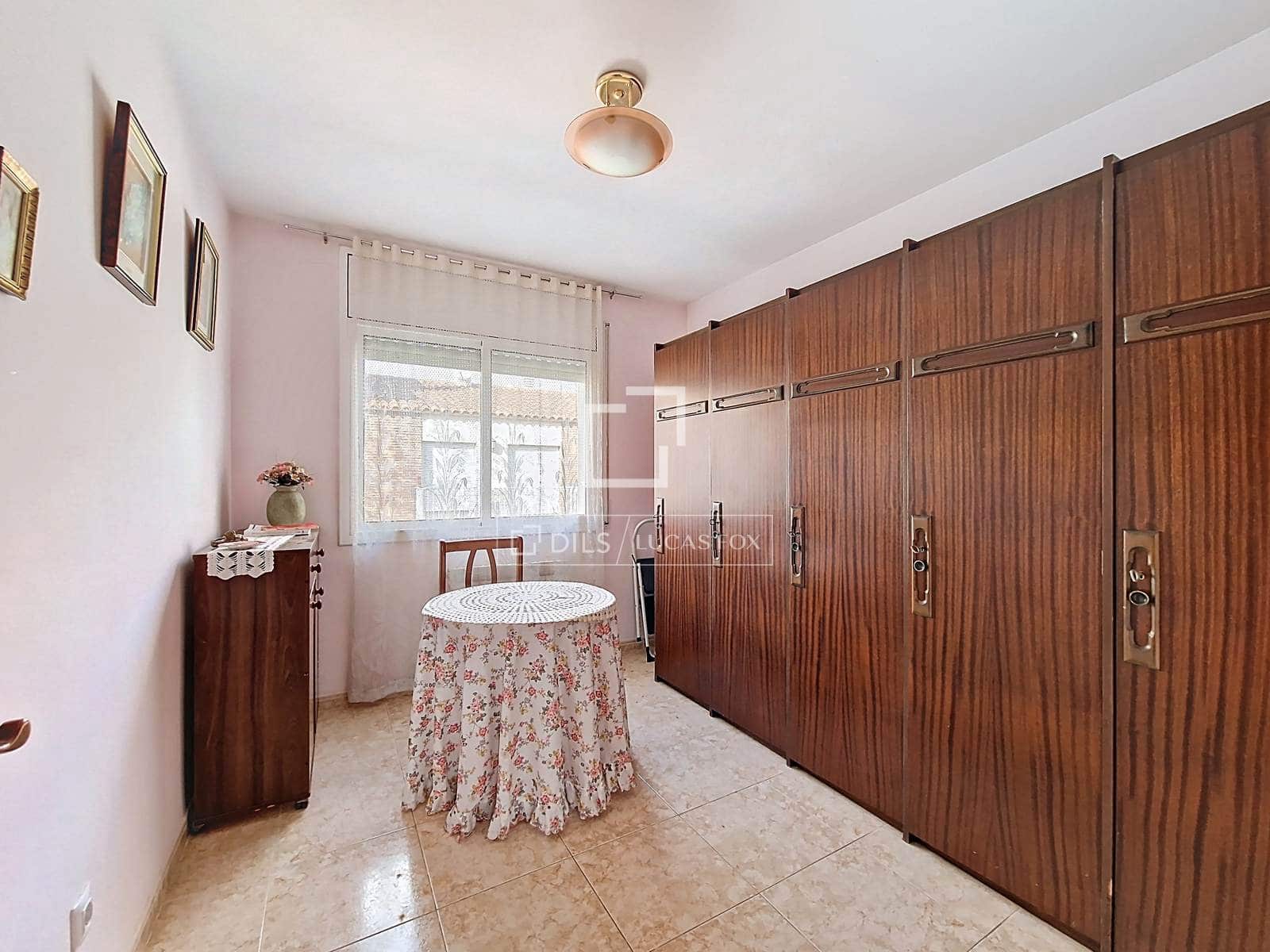 5 Zimmer Villa zu verkaufen in Vilanova i la Geltru mit Garage - 335.000 € (Ref: 9466174)