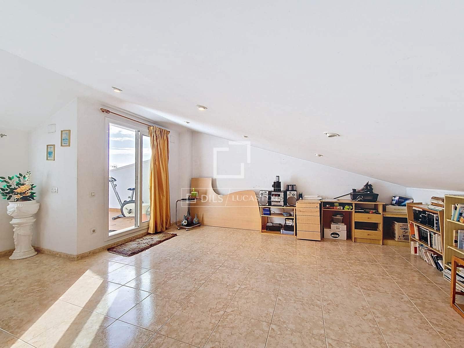 5 Zimmer Villa zu verkaufen in Vilanova i la Geltru mit Garage - 335.000 € (Ref: 9466174)