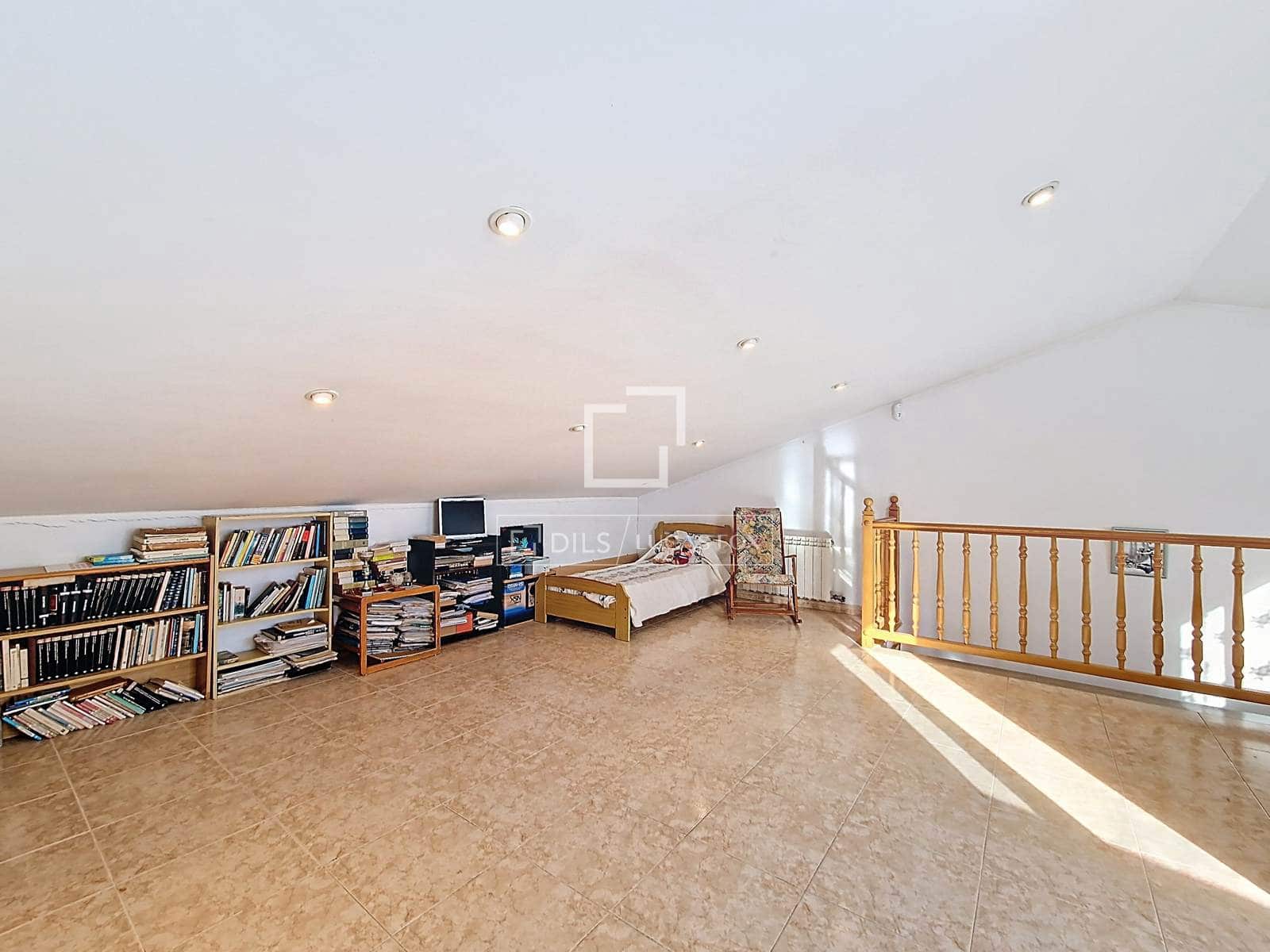 5 Zimmer Villa zu verkaufen in Vilanova i la Geltru mit Garage - 335.000 € (Ref: 9466174)