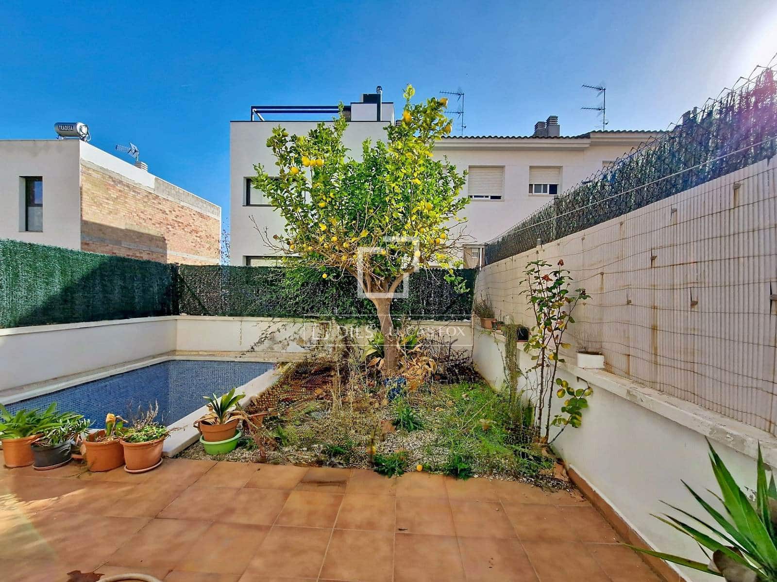 5 Zimmer Villa zu verkaufen in Vilanova i la Geltru mit Garage - 335.000 € (Ref: 9466174)