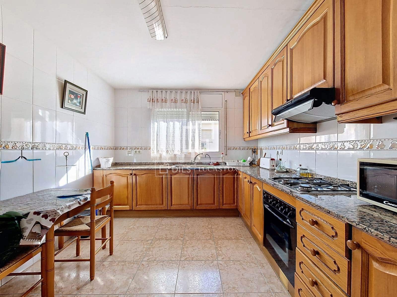 5 Zimmer Villa zu verkaufen in Vilanova i la Geltru mit Garage - 335.000 € (Ref: 9466174)