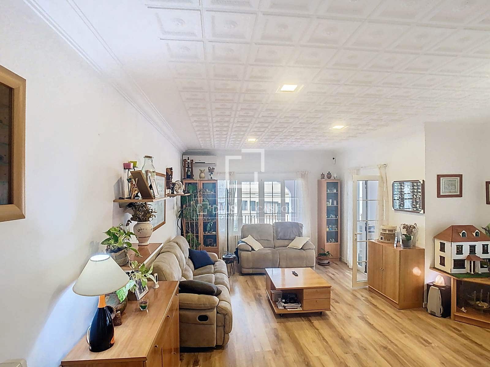 5 chambre Villa/Maison à vendre à Es Castell avec piscine garage - 745 000 € (Ref: 9467848)