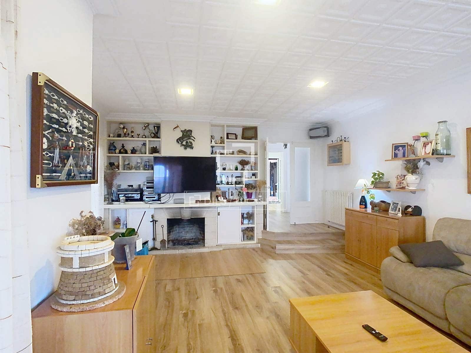 5 chambre Villa/Maison à vendre à Es Castell avec piscine garage - 745 000 € (Ref: 9467848)