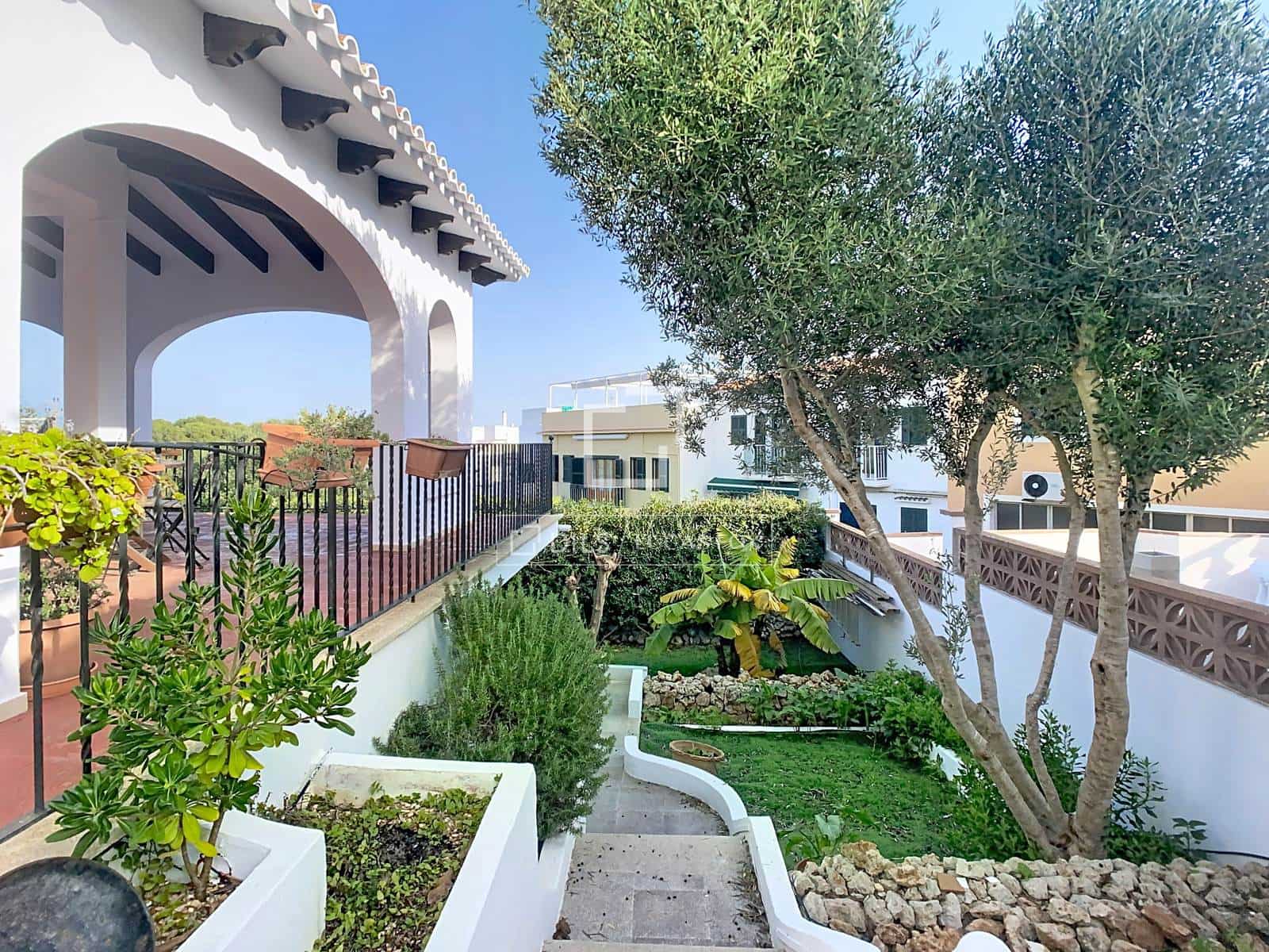 5 chambre Villa/Maison à vendre à Es Castell avec piscine garage - 745 000 € (Ref: 9467848)