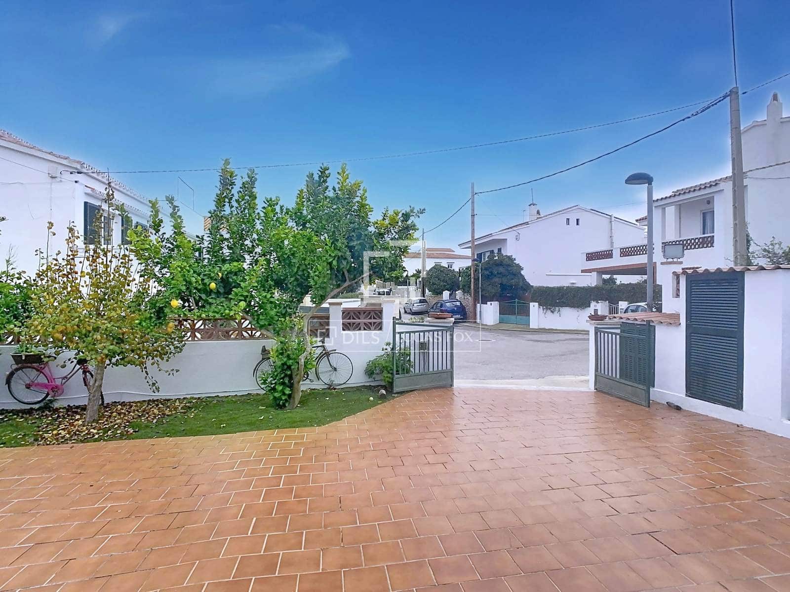 5 chambre Villa/Maison à vendre à Es Castell avec piscine garage - 745 000 € (Ref: 9467848)