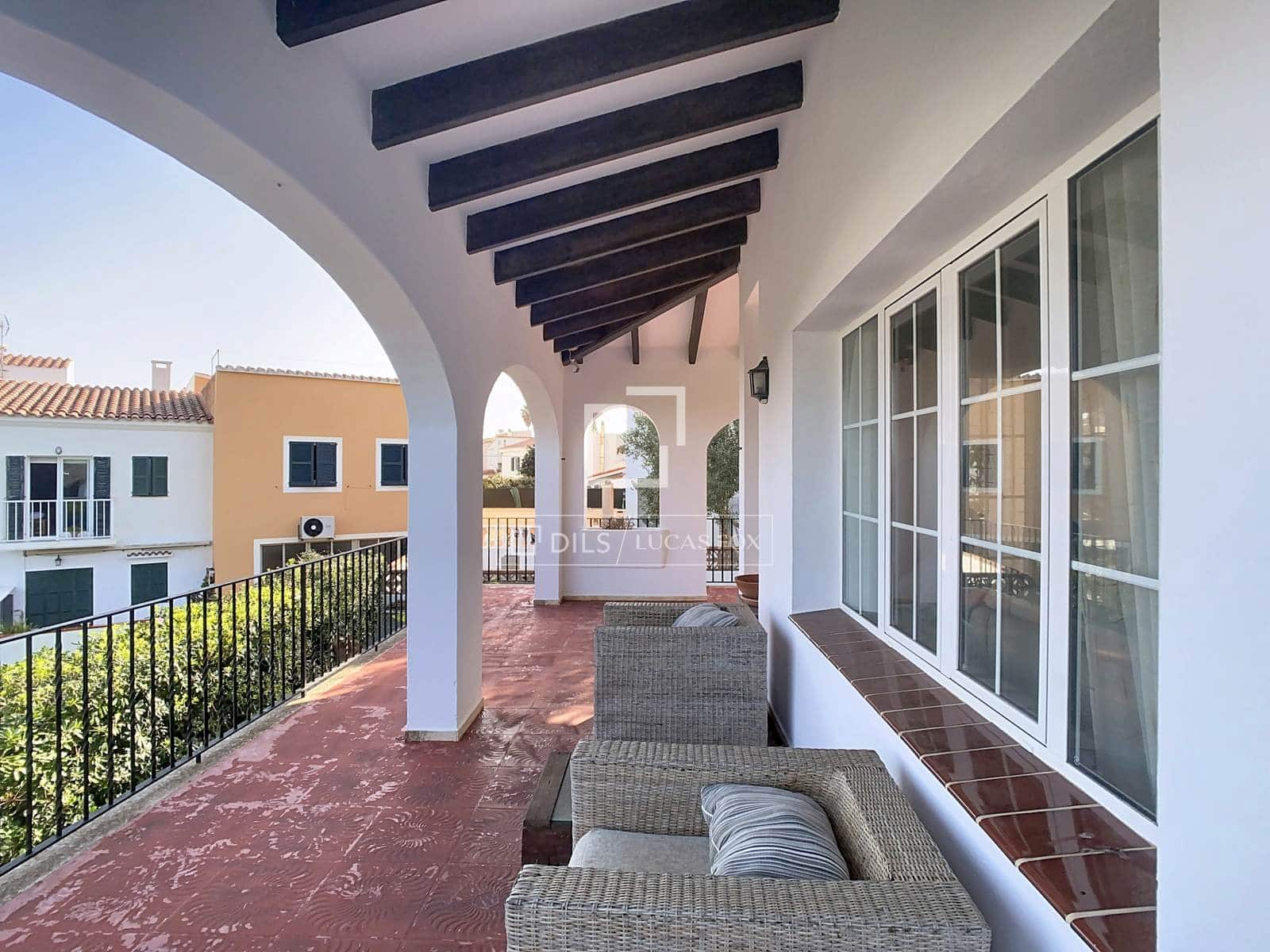 5 chambre Villa/Maison à vendre à Es Castell avec piscine garage - 745 000 € (Ref: 9467848)