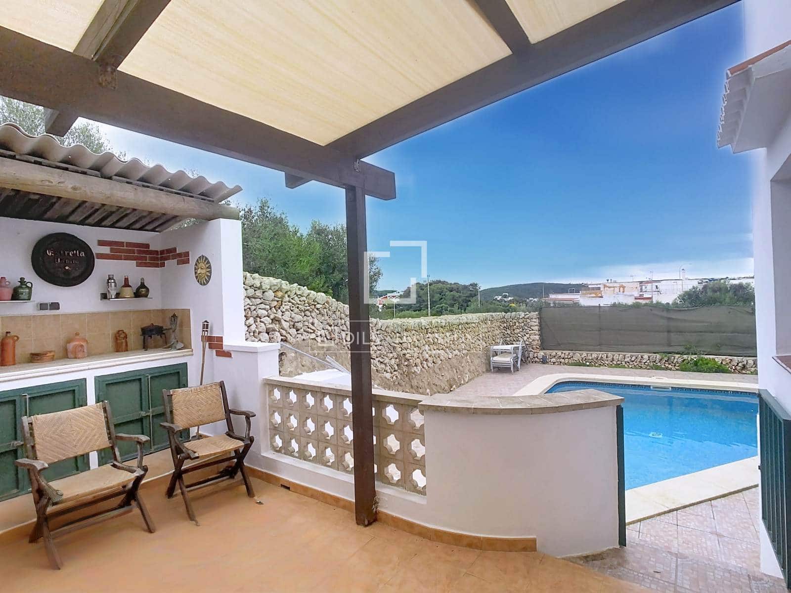 5 chambre Villa/Maison à vendre à Es Castell avec piscine garage - 745 000 € (Ref: 9467848)