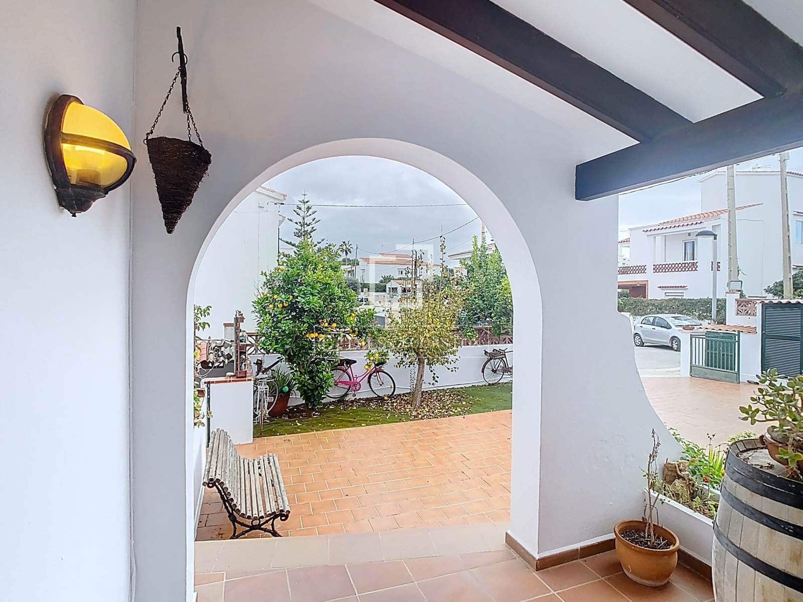 5 chambre Villa/Maison à vendre à Es Castell avec piscine garage - 745 000 € (Ref: 9467848)