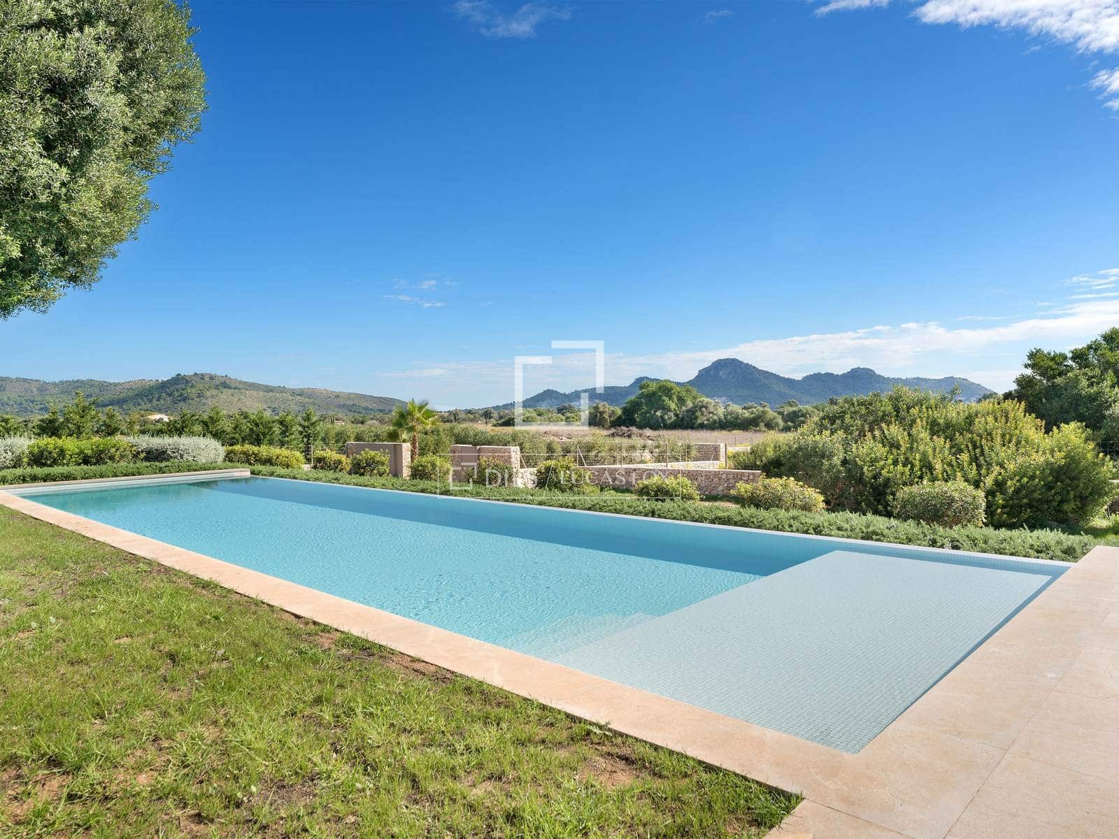 4 soveværelse Finca/Landehus til salg i Canyamel med swimmingpool garage - € 3.900.000 (Ref: 9468811)