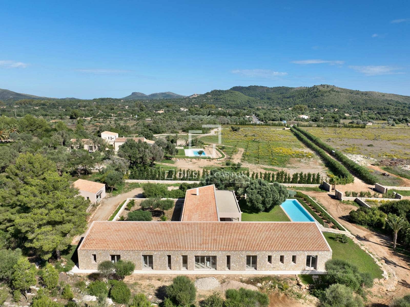 4 soveværelse Finca/Landehus til salg i Canyamel med swimmingpool garage - € 3.900.000 (Ref: 9468811)