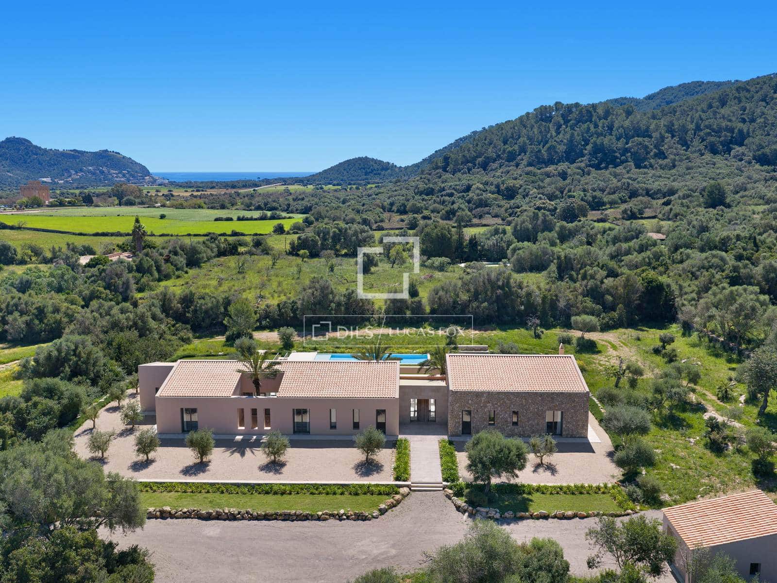 4 soveværelse Finca/Landehus til salg i Canyamel med swimmingpool garage - € 3.900.000 (Ref: 9468811)