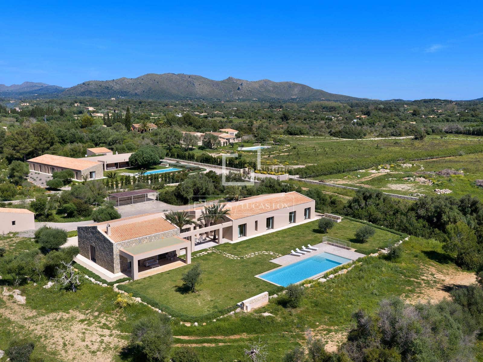 4 soveværelse Finca/Landehus til salg i Canyamel med swimmingpool garage - € 3.900.000 (Ref: 9468811)